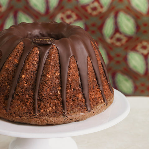 Chocolate-Nut Guglhupf in a Gift Tin (750g)